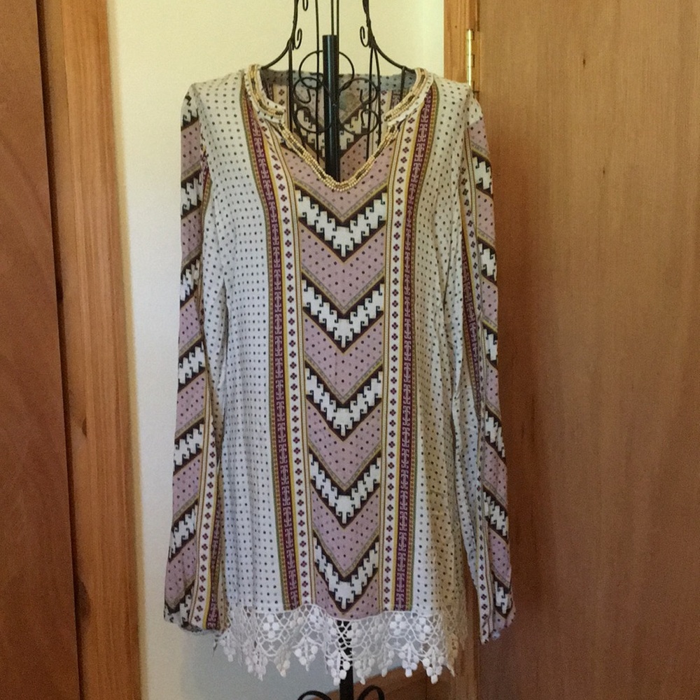 Gimmicks by BKE tunic💜